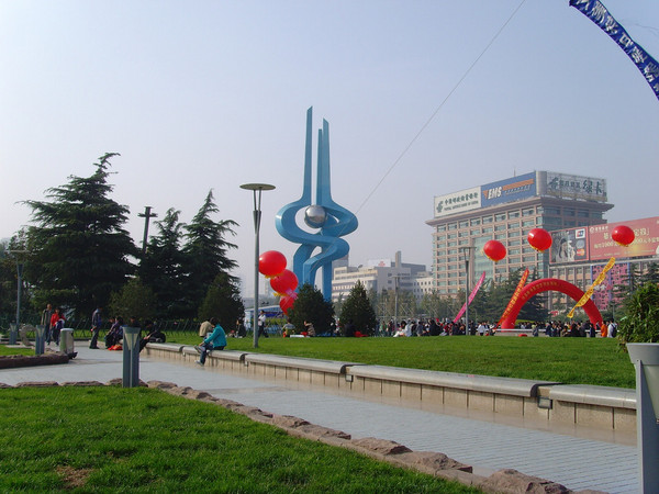 150157687270184.jpg 泉城广场泉标.jpg