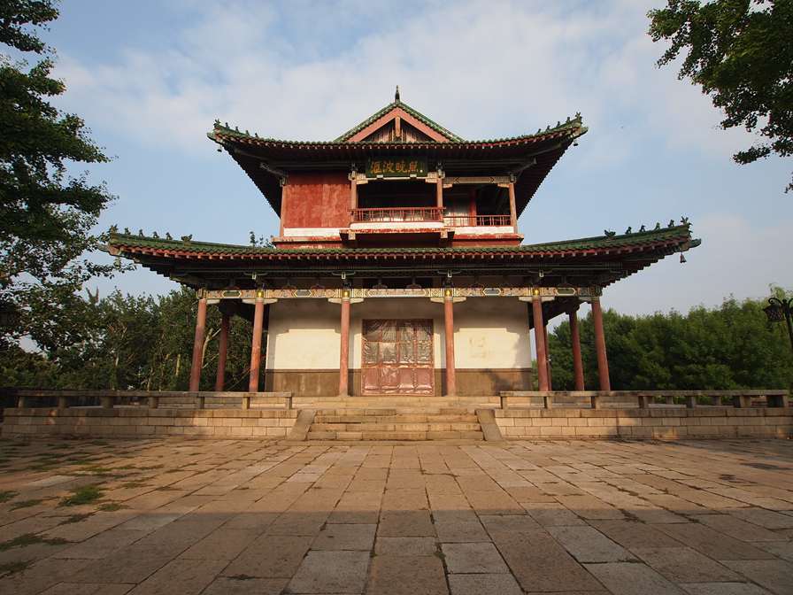 150157693742020.jpg 汇波楼_-_Huibo_Tower_-_2012.06_-_panoramio.jpg